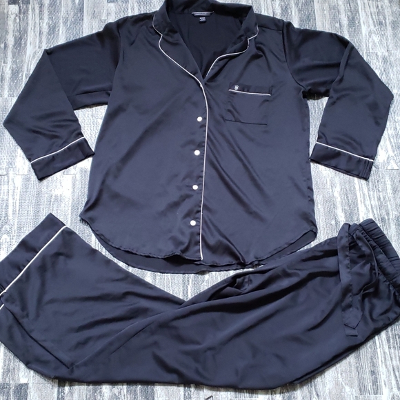 Victoria's Secret Other - VICTORIA'S SECRET BLACK SATIN TWO-PIECE PAJAMA SET